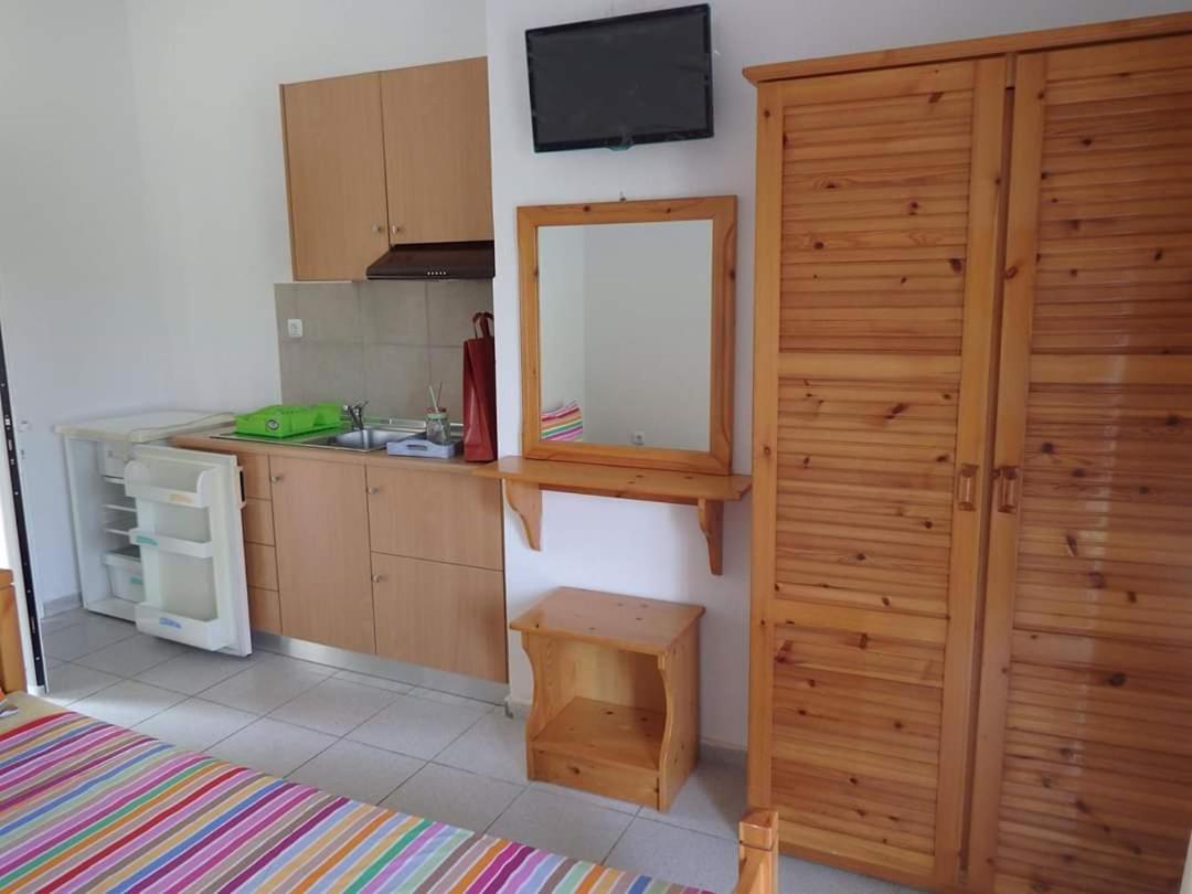 Fouli House Aparthotel Pefkochori Exteriör bild