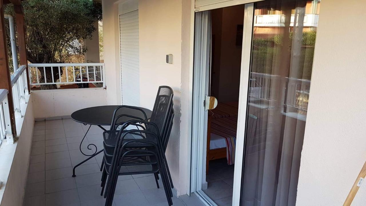 Fouli House Aparthotel Pefkochori Exteriör bild